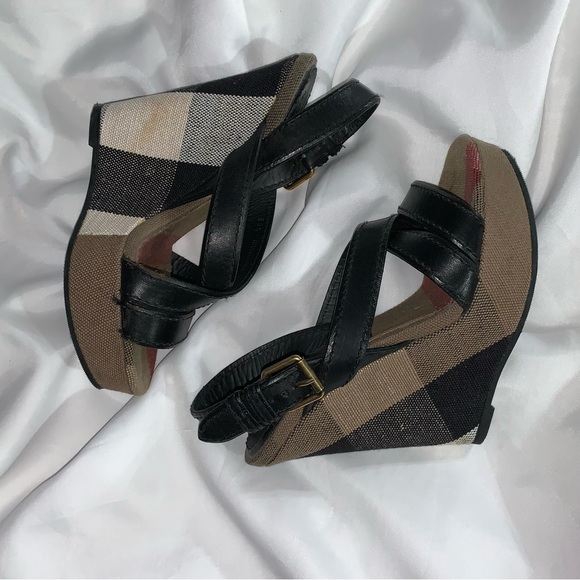 BURBERRY size 35.5 black leather WARLOW nova check STRAPPY PLATFORM SANDALS - Picture 12 of 16